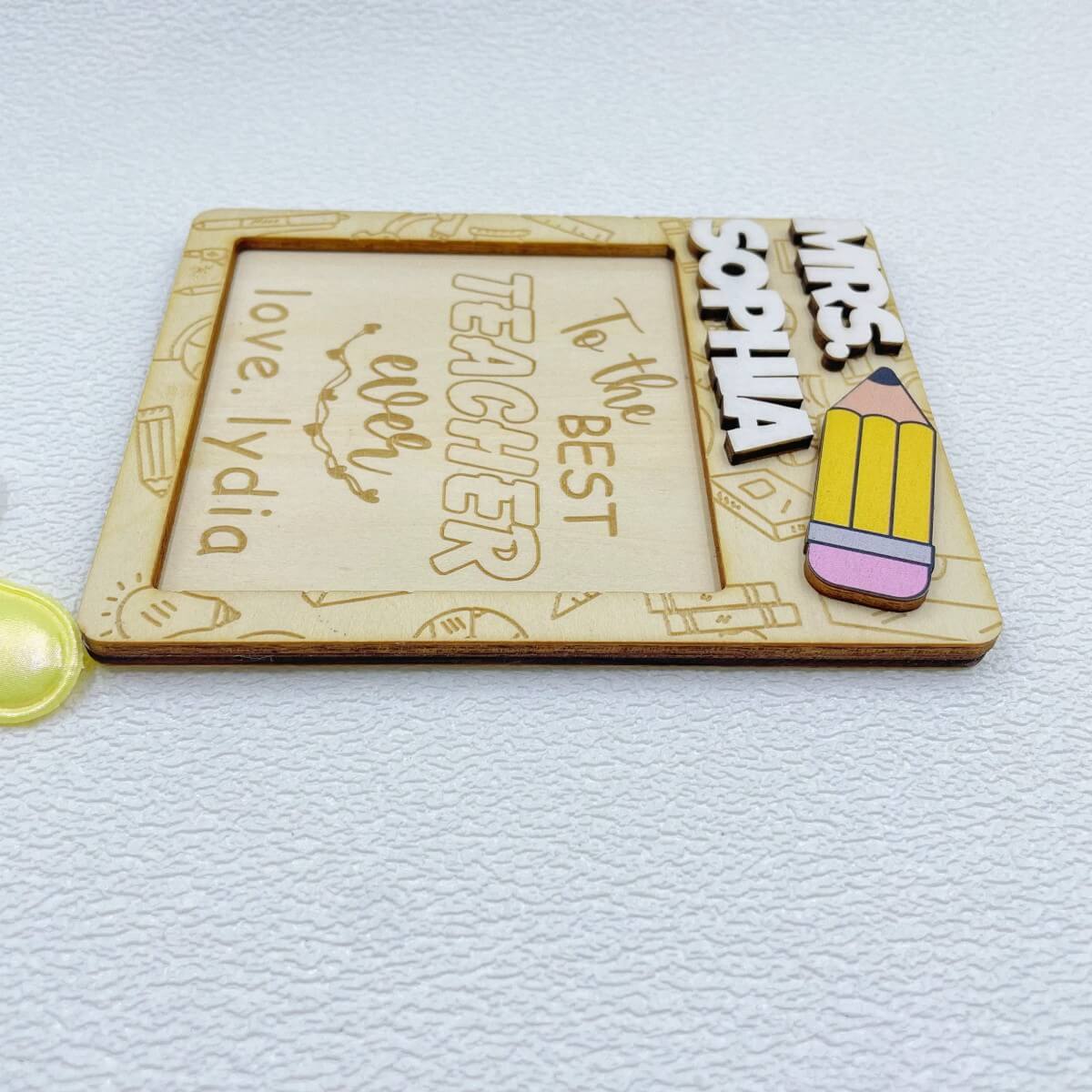 sticky note holder with pen